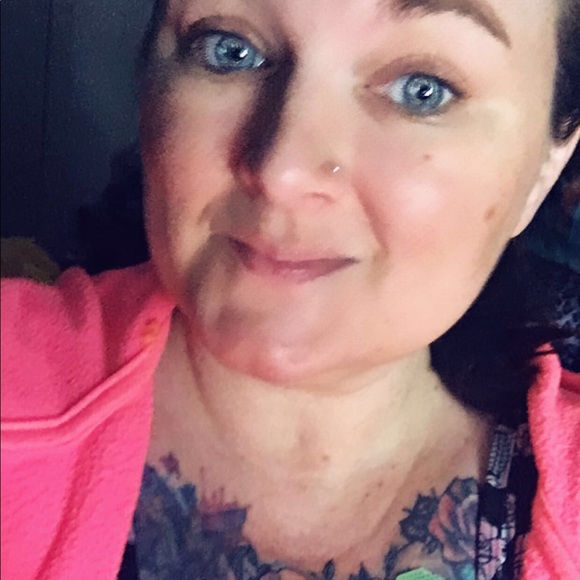 Meet your Posher, Kimmie - Picture 2 of 8